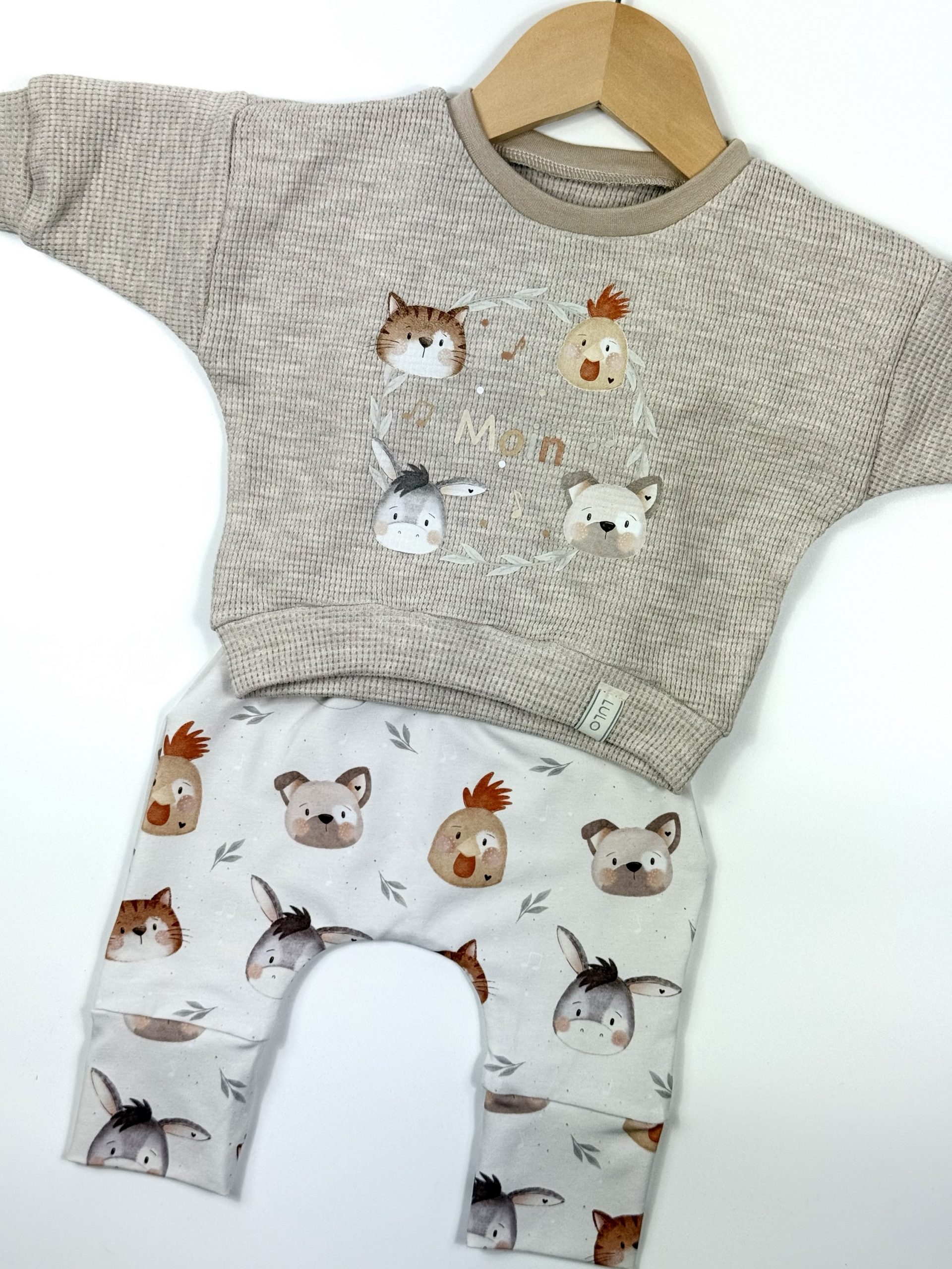 Mitwachshose Köpfe Design 2025 – Bild 3